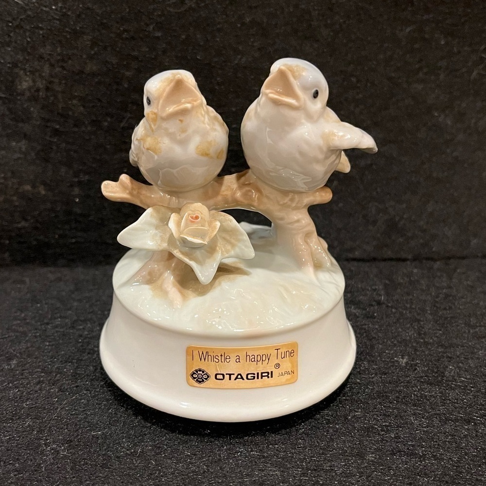 Otagiri Little Blue Birds Music Box ~ I Whistle a Happy Tune Made in Japan - Picture 5 of 16